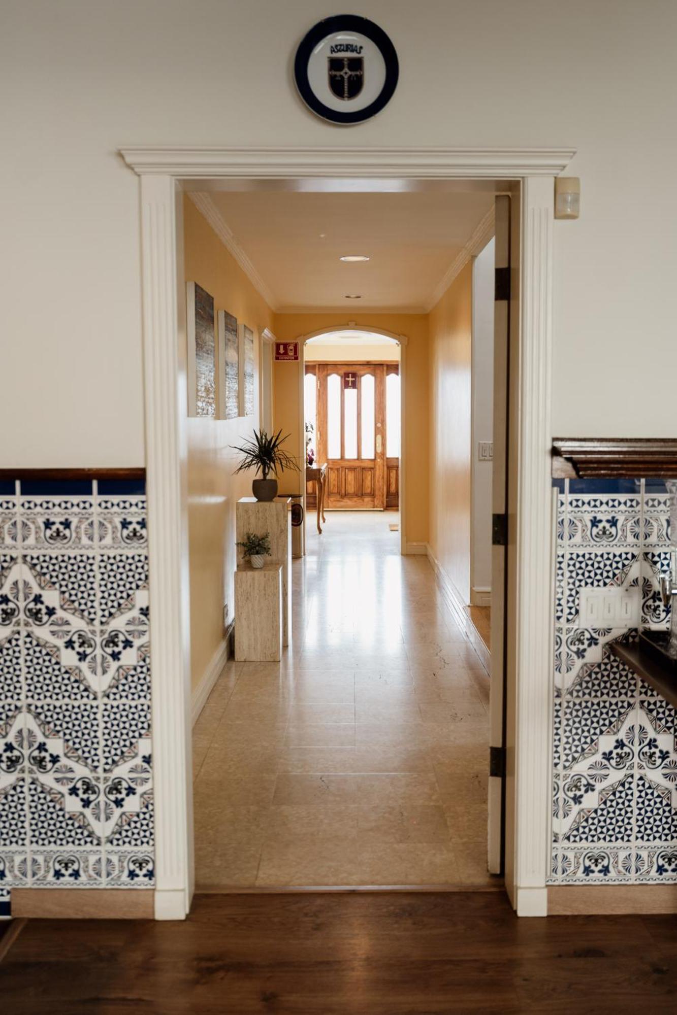 מלון אנסנאדה Casa Asturias מראה חיצוני תמונה